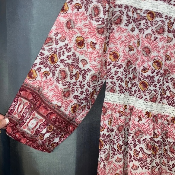 Patterned Blouse - Picture 4 of 4